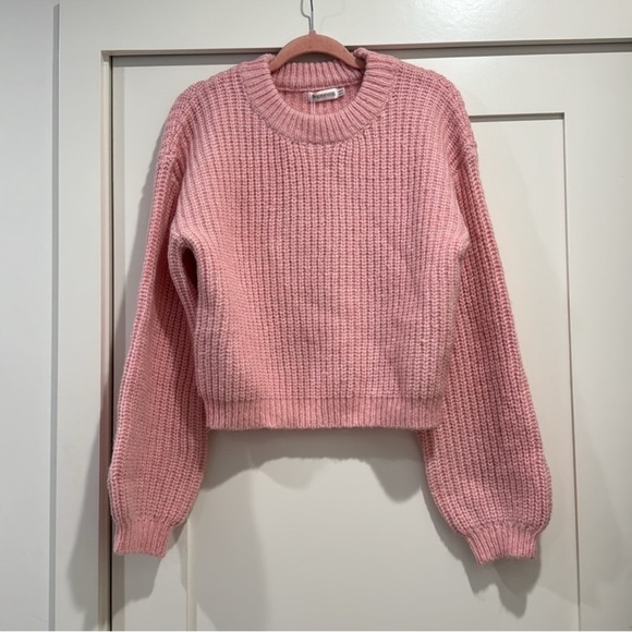 Beginning Boutique Pink knit crew neck sweater size 4 - Picture 4 of 4
